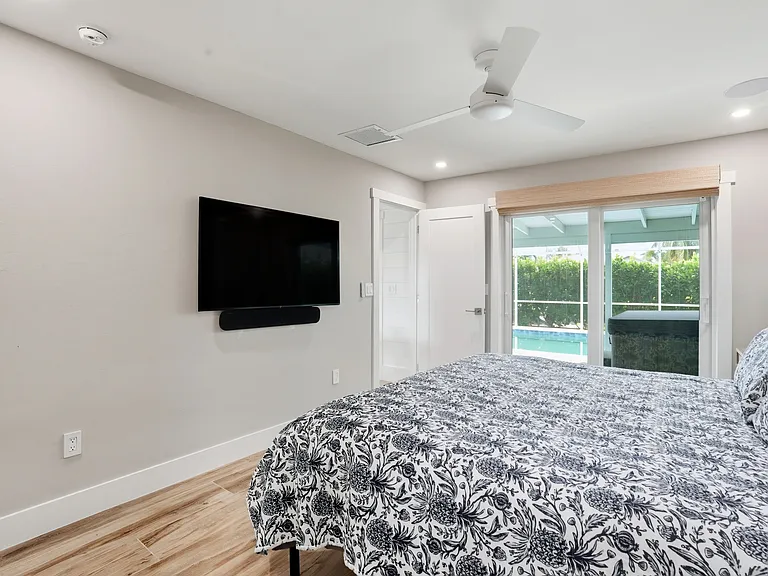 6163 Plumosa Ave — Photo 23