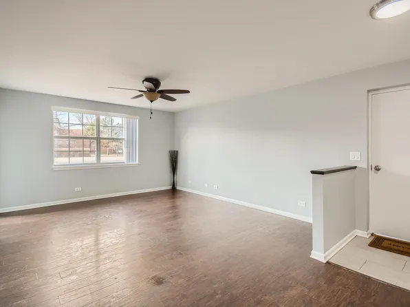 744 N Gary Ave Unit 114, Carol Stream, IL 60188