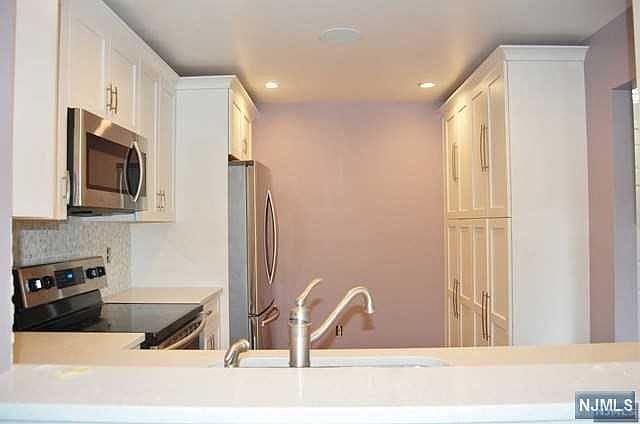 1st image of 1442 Westgate Dr #7213