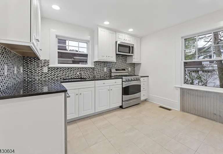 190 Fernwood Ave — Photo 7