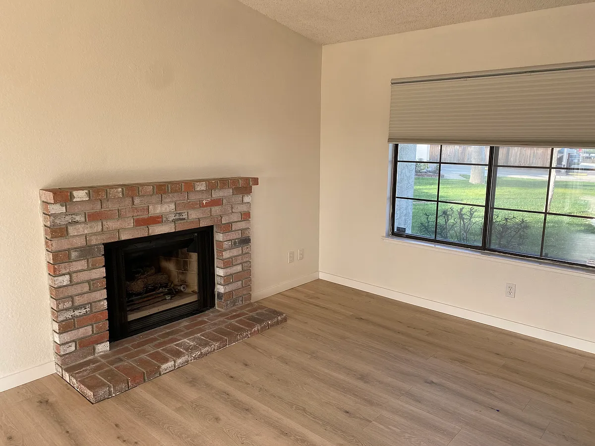 Living Room - 4007 Royal Links Ct