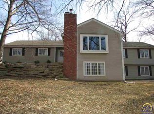 5739 SW 33rd St, Topeka, KS 66614