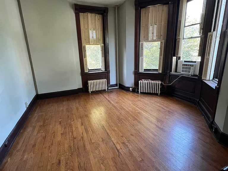 409 SE 1st St #G — Photo 3