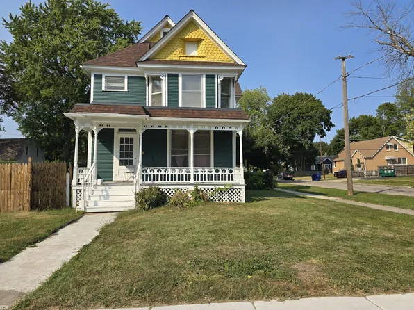 702 Franklin St, Waukegan, IL 60085