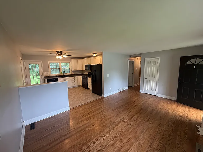 8925 Goodman St — Photo 3