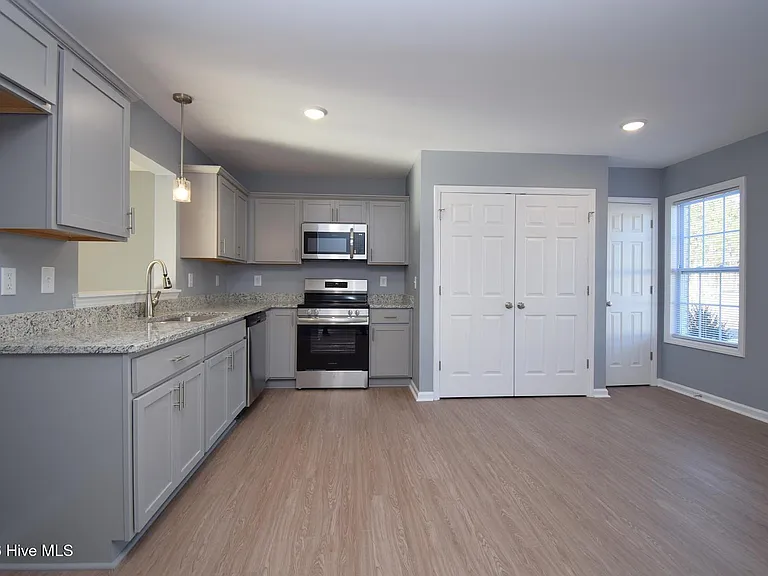 1227 Masters Ln #A — Photo 3