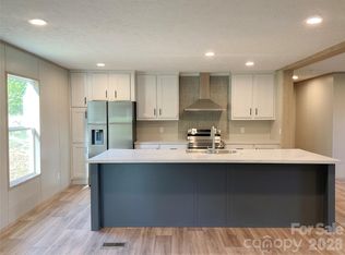 2226 Harris Henrietta Rd, Mooresboro, NC 28114