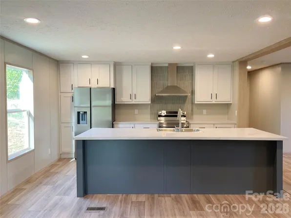 2226 Harris Henrietta Rd, Mooresboro, NC 28114