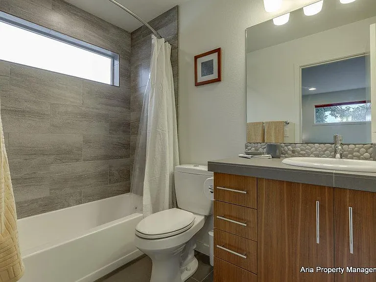 163 SE 13th Ave — Photo 19