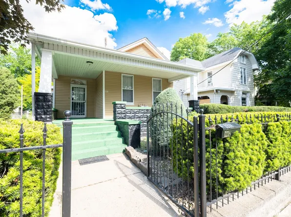 1218 N Sheridan Rd, Peoria, IL 61606