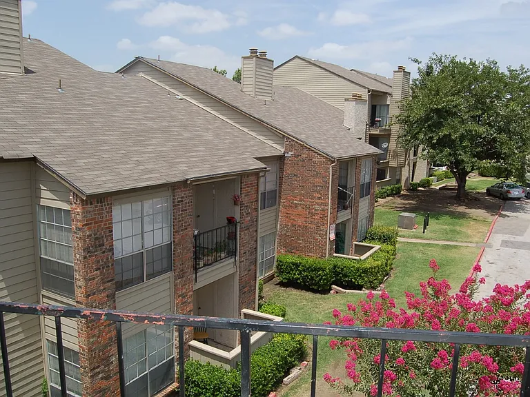 Hunters Court Apartment Buildings