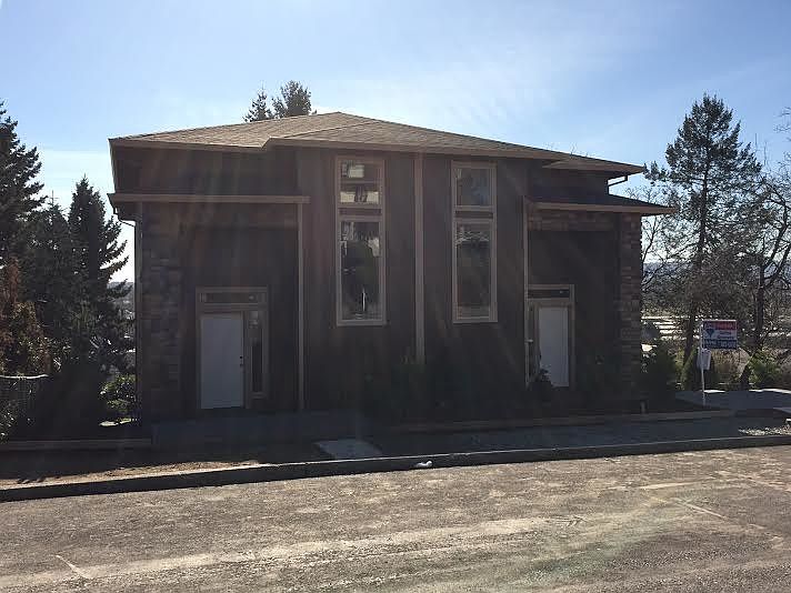 1st image of 2215 E 6th St