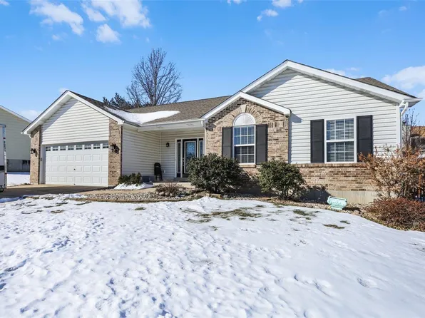 1017 Reddington Timbers Dr, Saint Charles, MO 63304