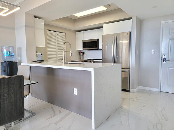 4th image of 19501 W Country Club Dr APT 1605