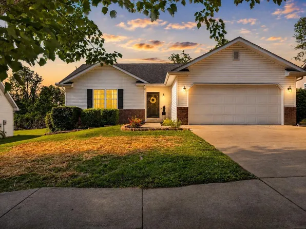 412 E Cardinal Glen Dr, Bloomington, IN 47401