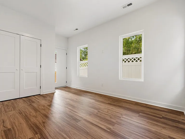 711 Gerard St #C — Photo 11
