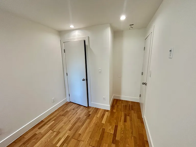 1379 Revere Ave #B — Photo 7