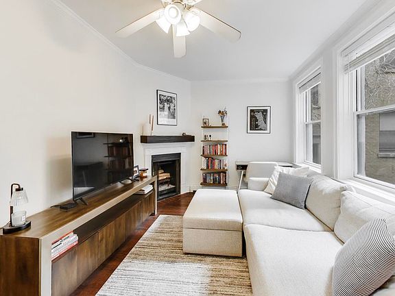 5th image of 640 W Waveland Ave APT 2F