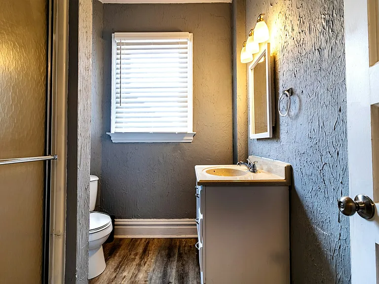 Main Bathroom