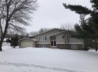 7115 Green Ridge Dr, Eden Prairie, MN 55346