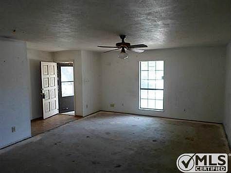 3rd image of 7704 Val Verde Dr