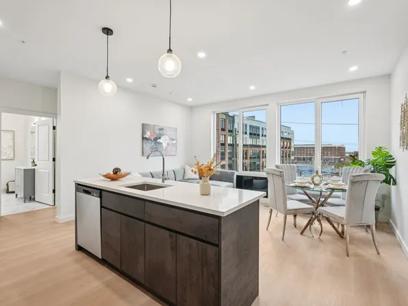 1 Mallory Avenue image 2 of 51