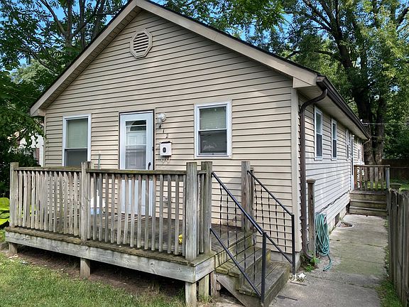 5th image of 412 W Milton Ave