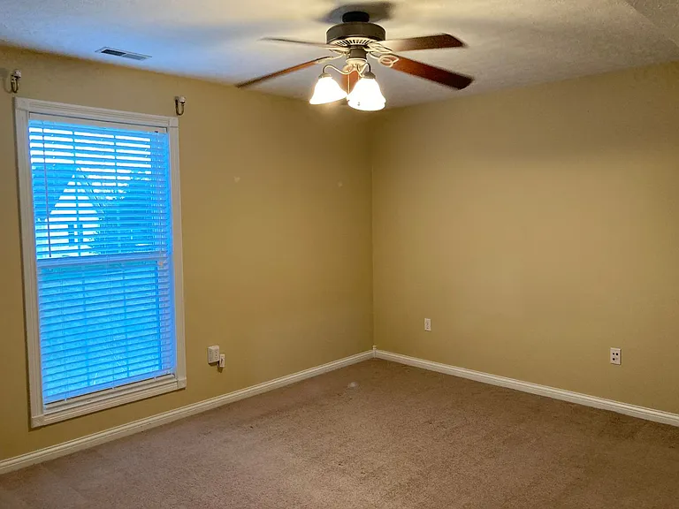 121 Chevy Chase Pl — Photo 19