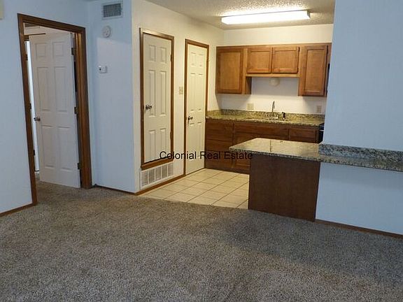 2nd image of 813 Laurelwood Dr APT 1A