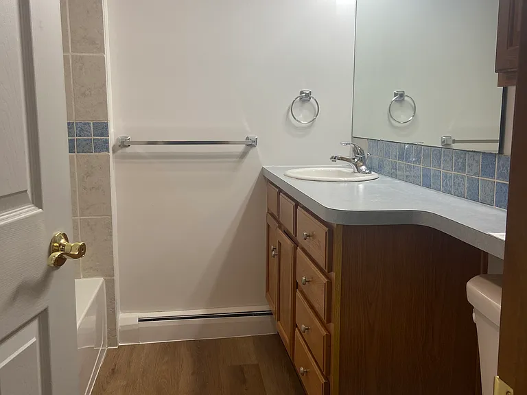 365 Greenview Dr — Photo 9