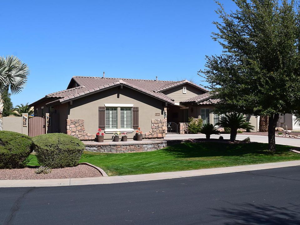 1st image of 810 E Desert Inn Dr