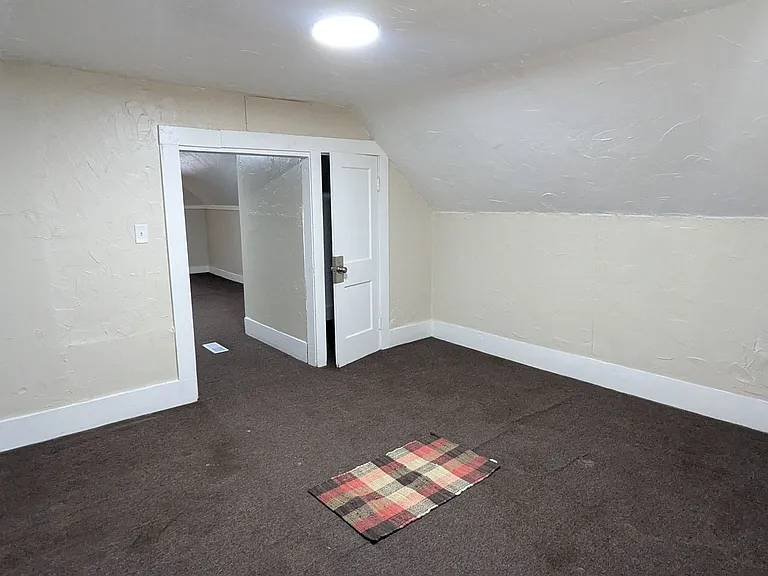 793 Boulevard St — Photo 29
