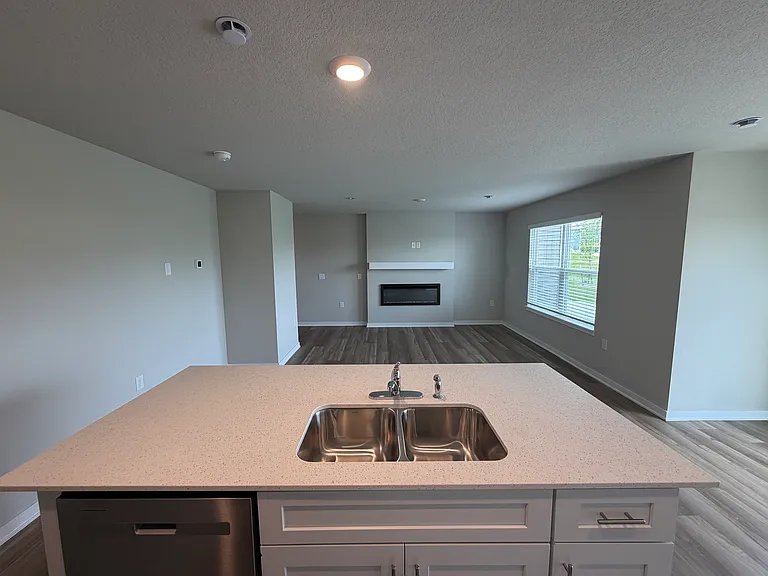 17021 Persimmon Ln — Photo 14