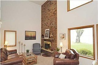 5th image of 1858 Parker Dr