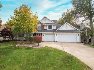 220 Ballantrae Dr, Northfield, OH