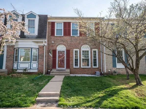 13341 Foxhole Dr, Fairfax, VA 22033