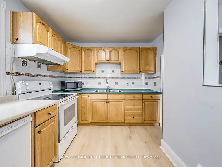 75 Elma St — Photo 10