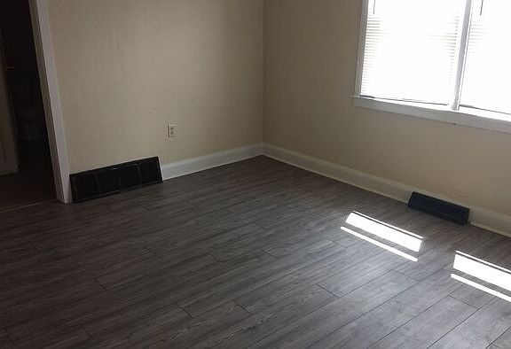 2nd image of 3305 Iowa Ave