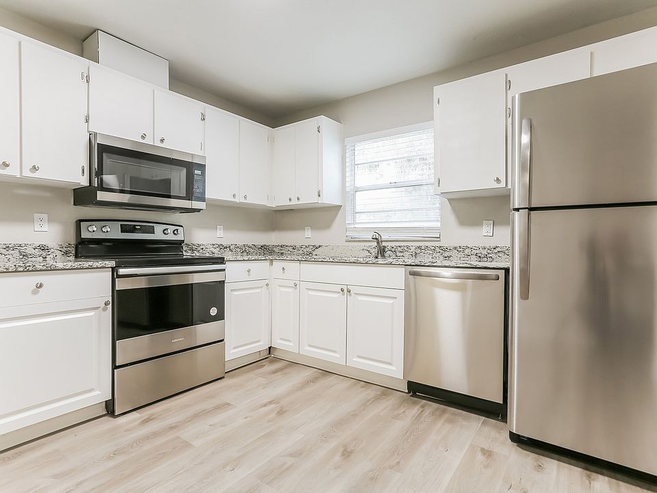 1st image of 2427 23rd St