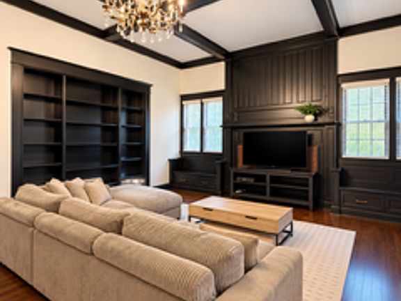 3rd image of 2920 Rhodes Cir #A