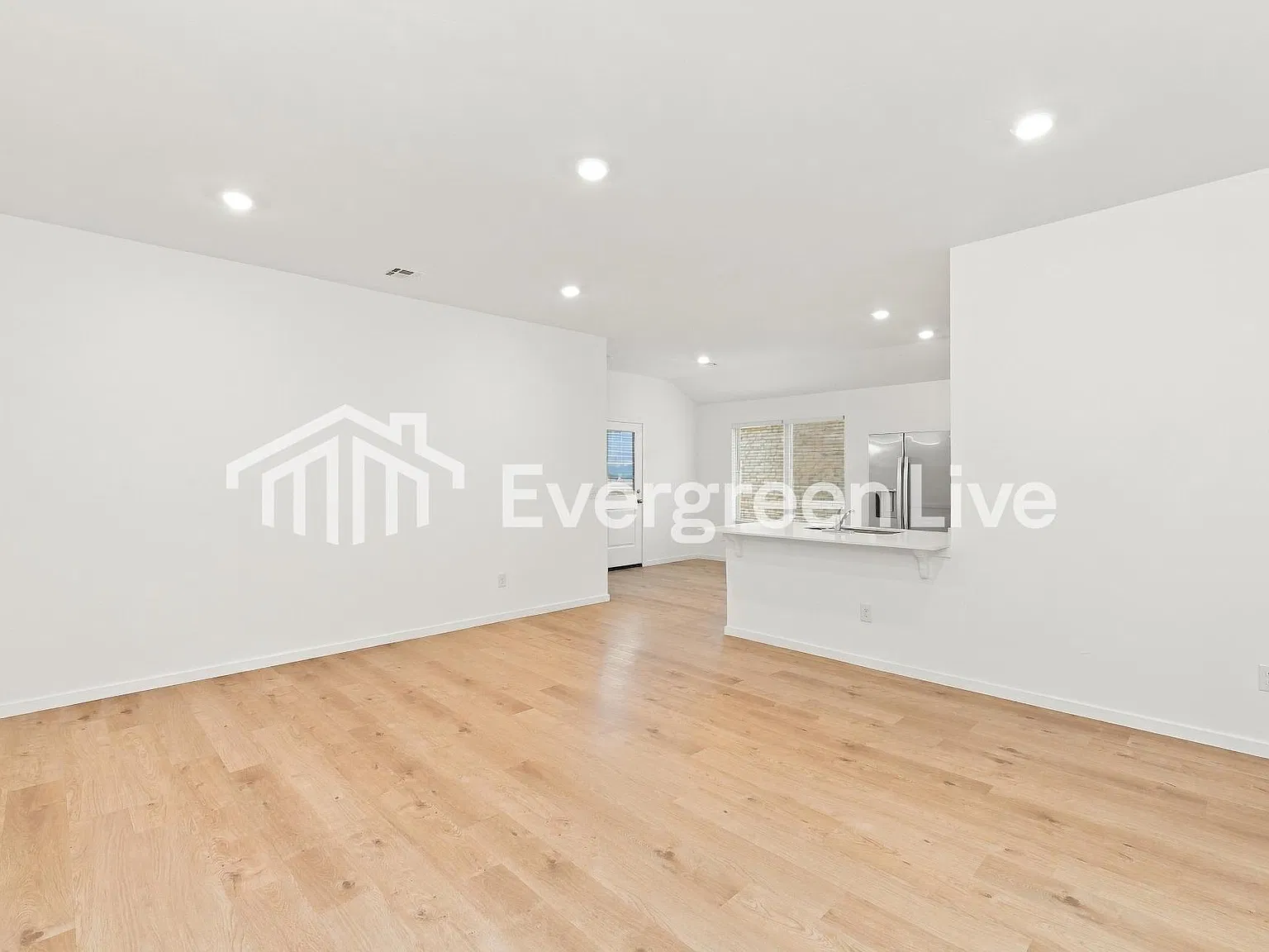 3 bed, 2.0 bath, 1472 sqft, $1,410 — Photo 4