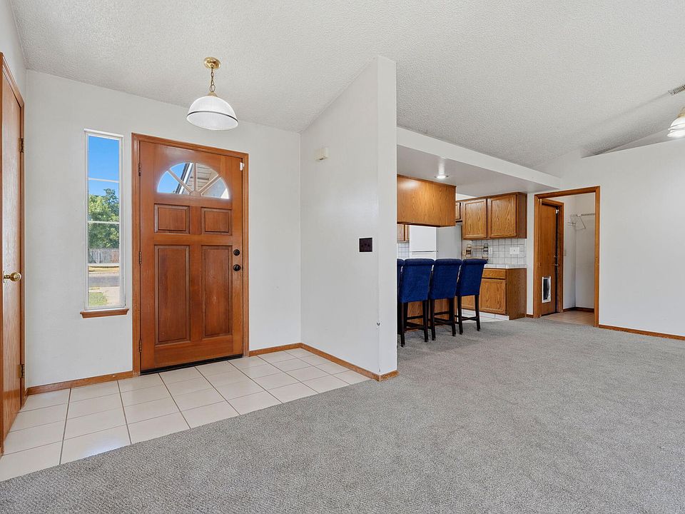 1st image of 927 Elderwood Lane