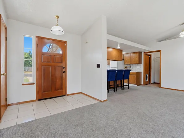 927 Elderwood Lane, Lemoore, CA 93245
