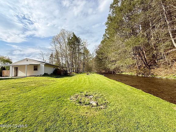 5th image of 218 Beach Glen Rd