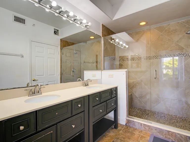 1310 Henley St #1902 — Photo 15