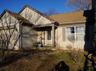 1960 Barnhill Dr, Mundelein, IL