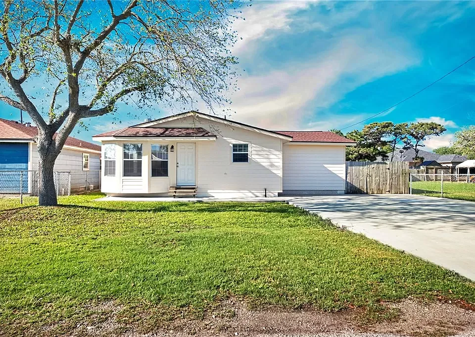 805 Ester Dr