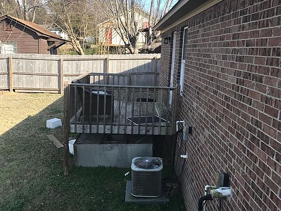 4th image of 255 Neeley St