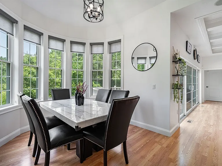 31 Cedar St — Photo 15