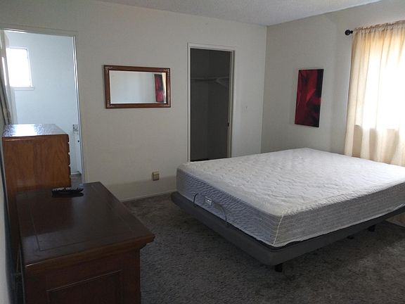 4th image of 2632 College Ln
